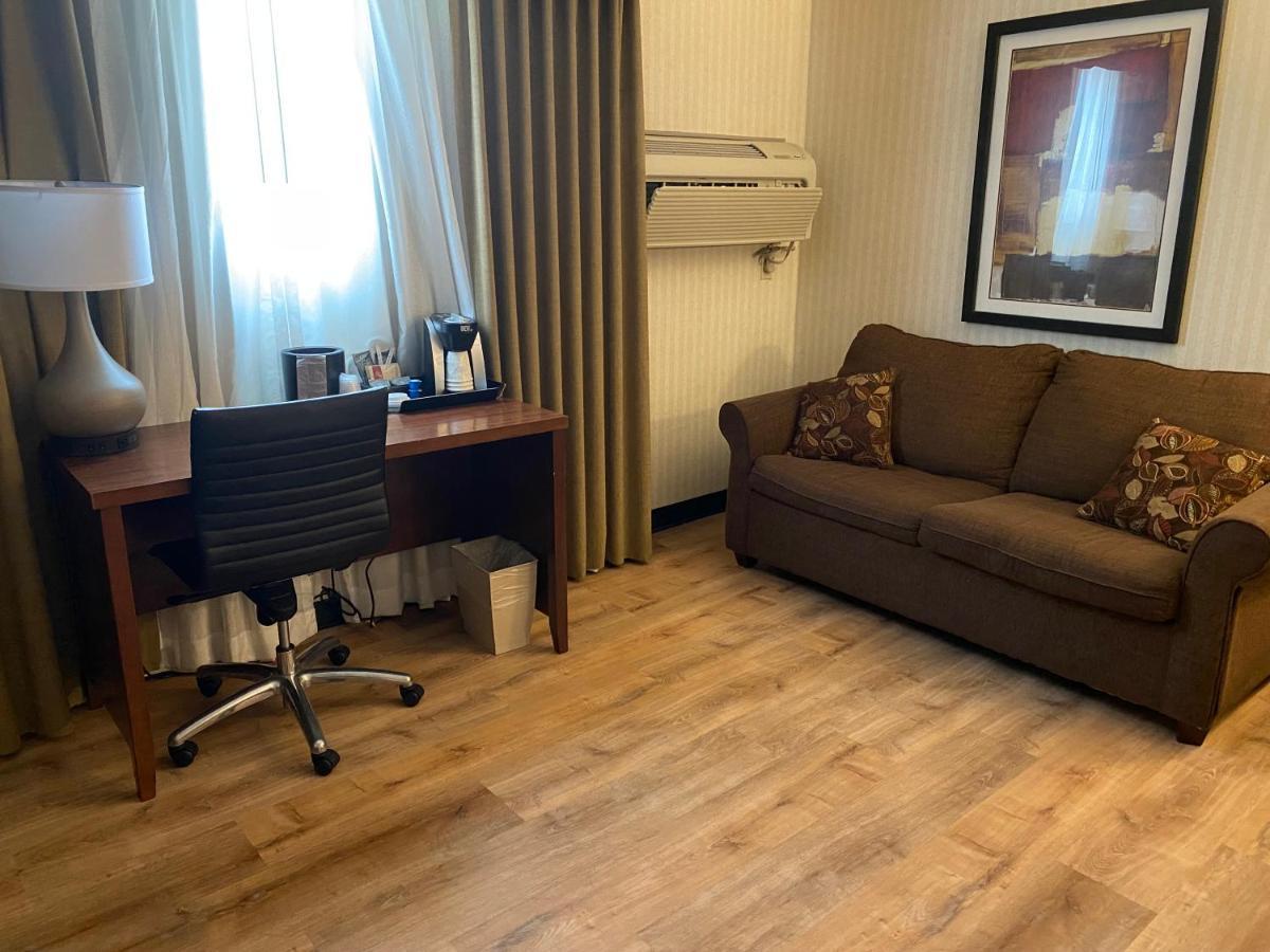 מלון Wyndham Garden ורשה מראה חיצוני תמונה